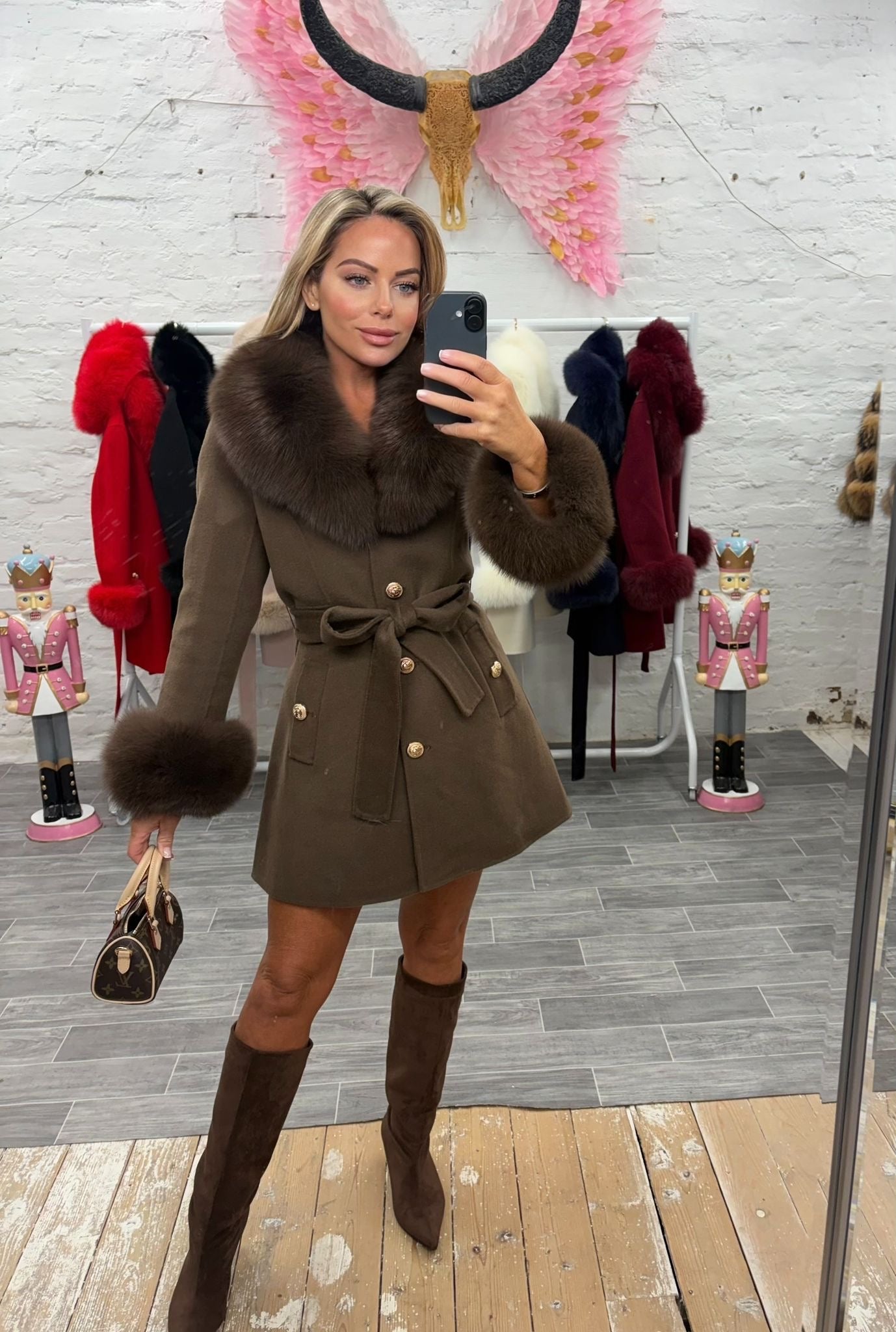 Laura Jane Paris luxury Cashmere in royal Choco