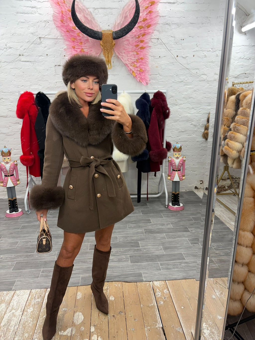 Laura Jane Paris luxury Cashmere in royal Choco